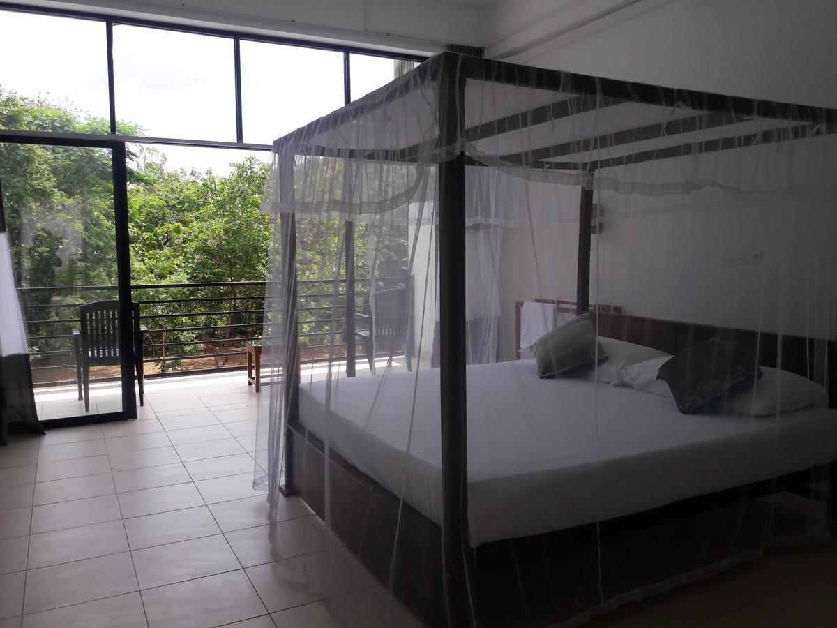 Lavish Resort - Sigirya Sigiriya Exterior photo