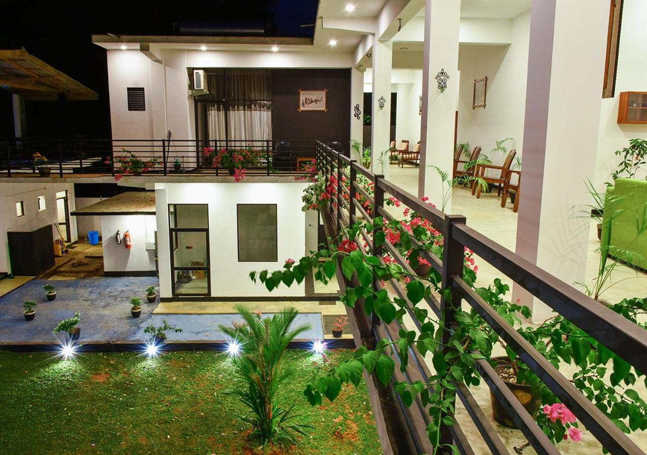 Lavish Resort - Sigirya Sigiriya Exterior photo